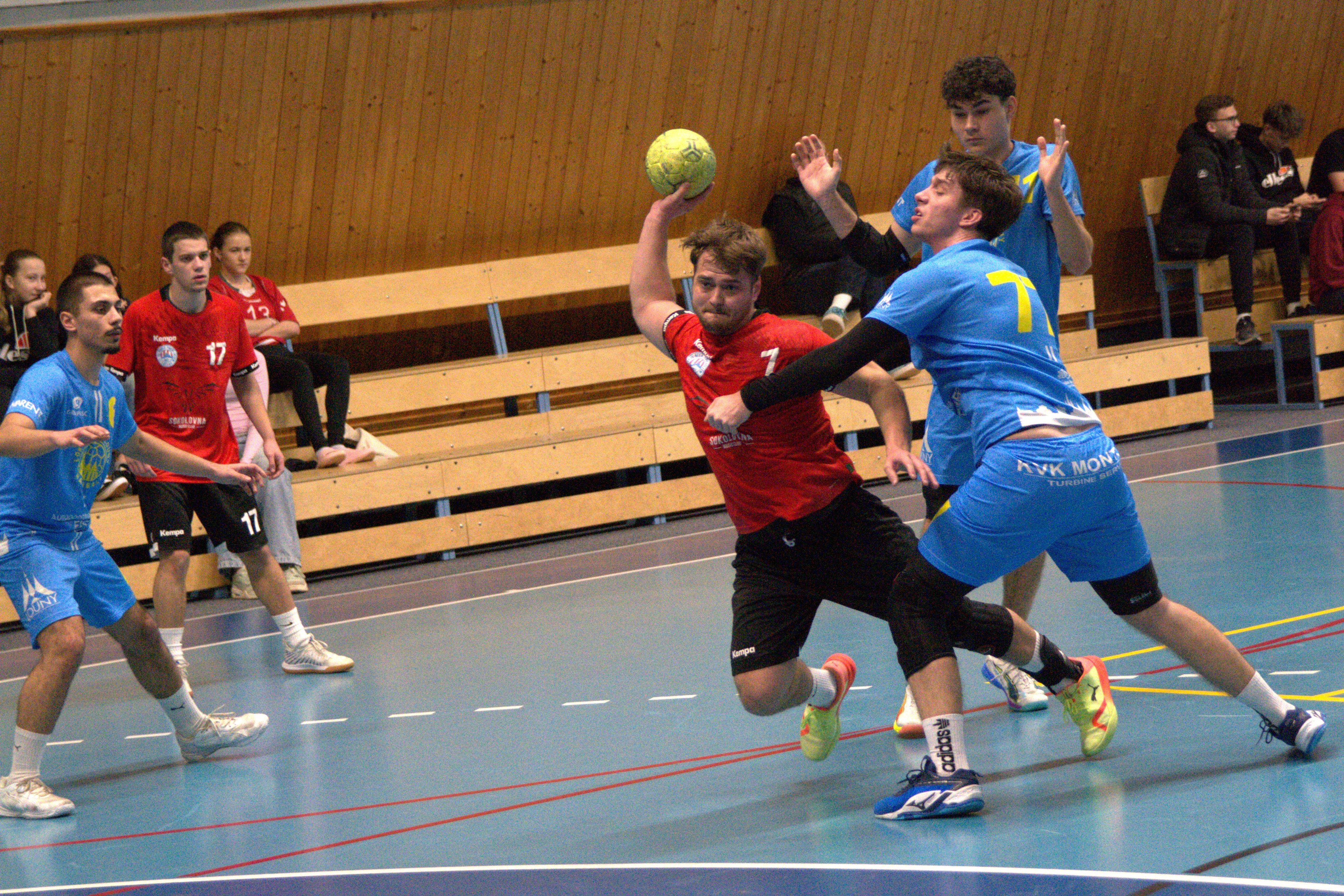 Vysoká prohra můžů s vedoucím celkem Loko Louny 29:44