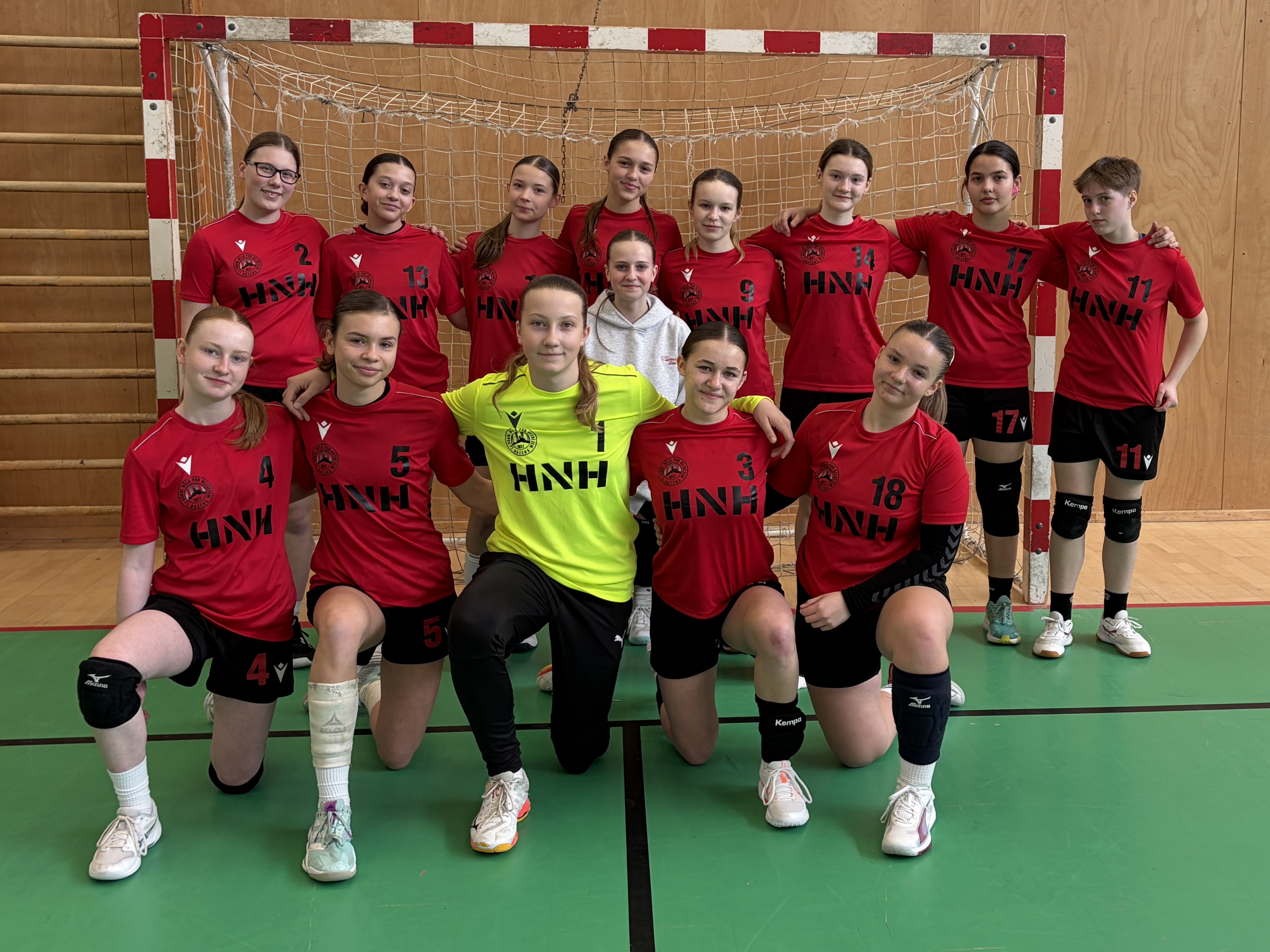 Bojovný výkon proti lídrovi tabulky na body nestačil