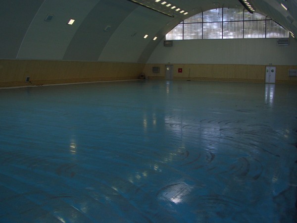 Povrch se dokončuje