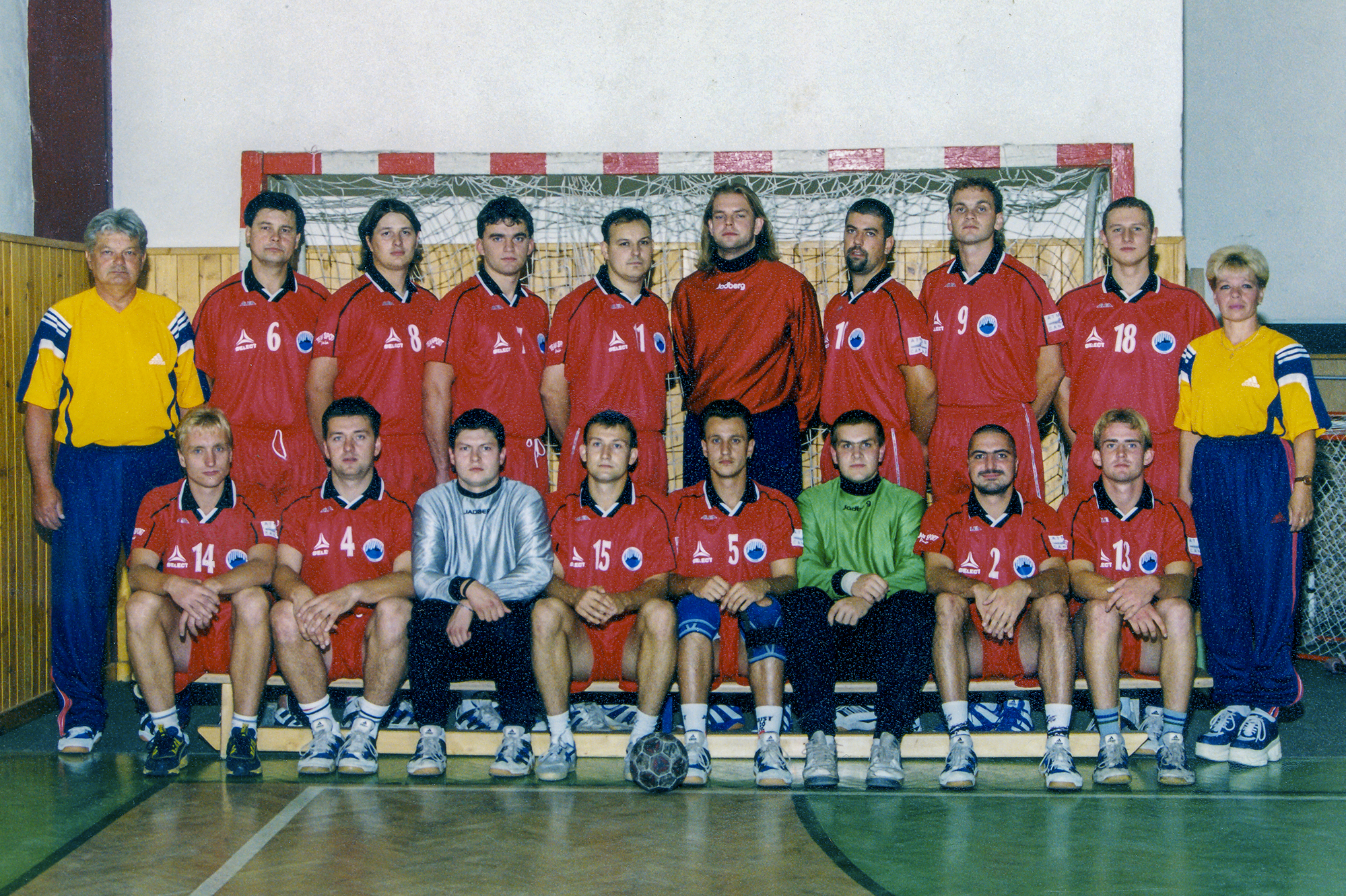 Družstvo mužů

Horní řada zleva:
Bartoň Jiří, Bartoň Petr, Hrubý Vladimír, Švec Stanislav, Kábrt Tomáš, Hendrych Martin, Beckert Erik, Nosek Jiří, ...