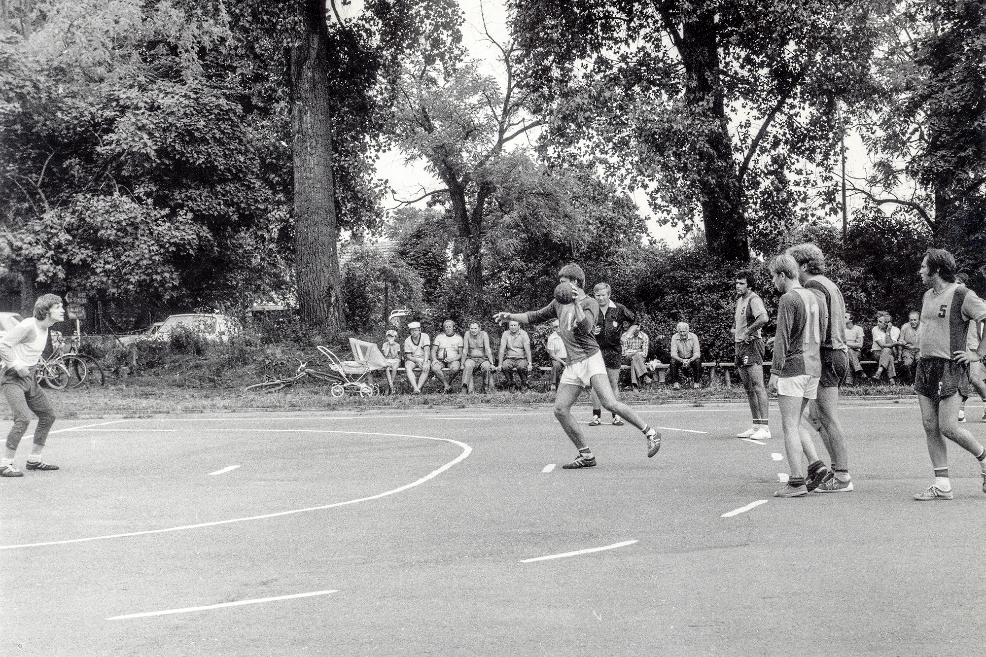Utkání mužů KP: Bělá - Libčice.
Sova zahrává 7m hod.