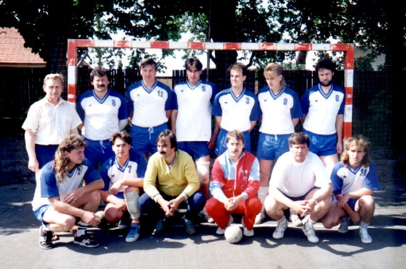 horní řada: trenér Urban Karel, Kuchta, Peška, Stach P., Peterka, Netrval, Kaňkaspordní řada: Stach A., Disman, Paulus, Šindelář, Křížek, Pitloun