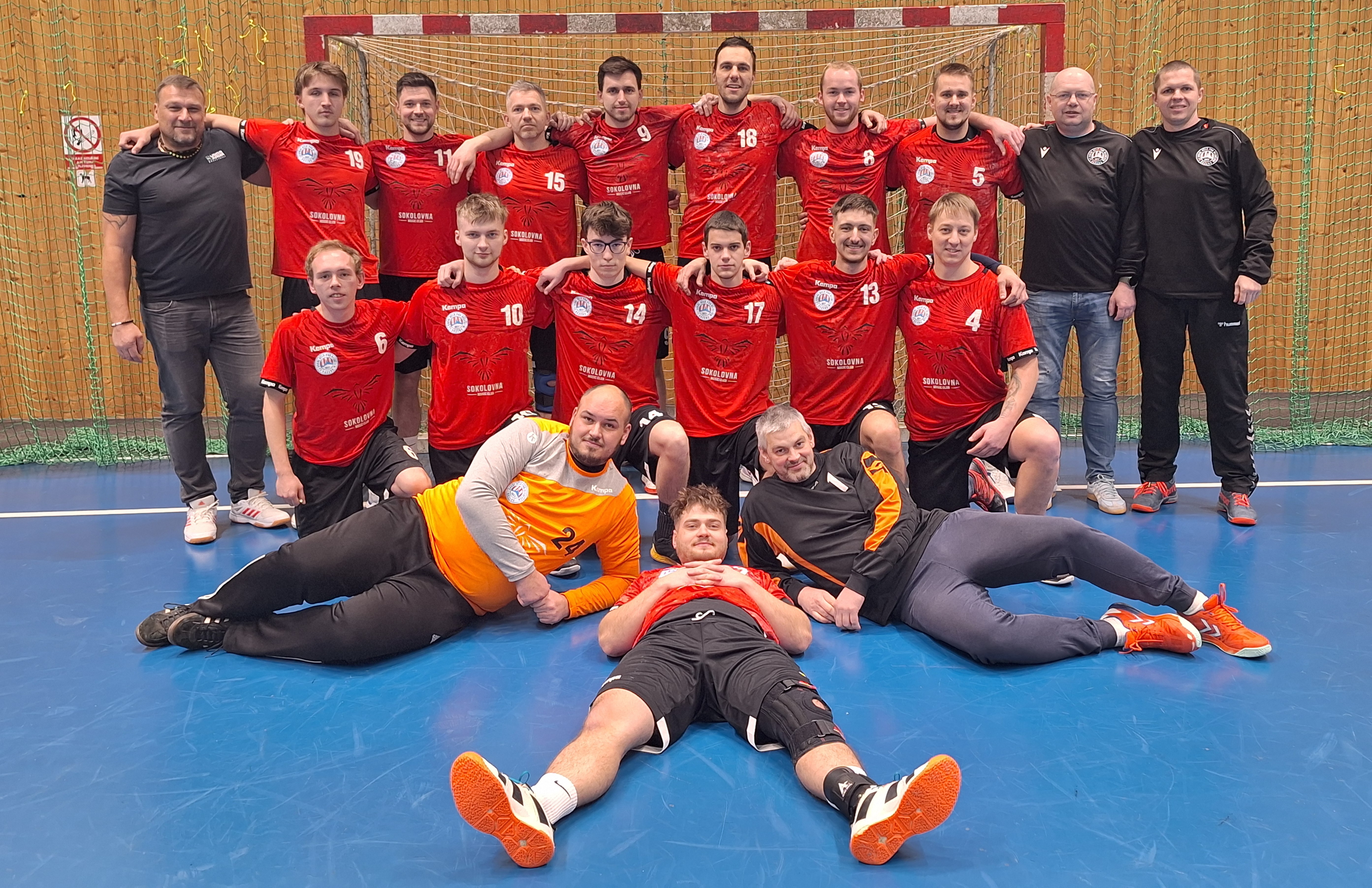Týmová fotografie muži
